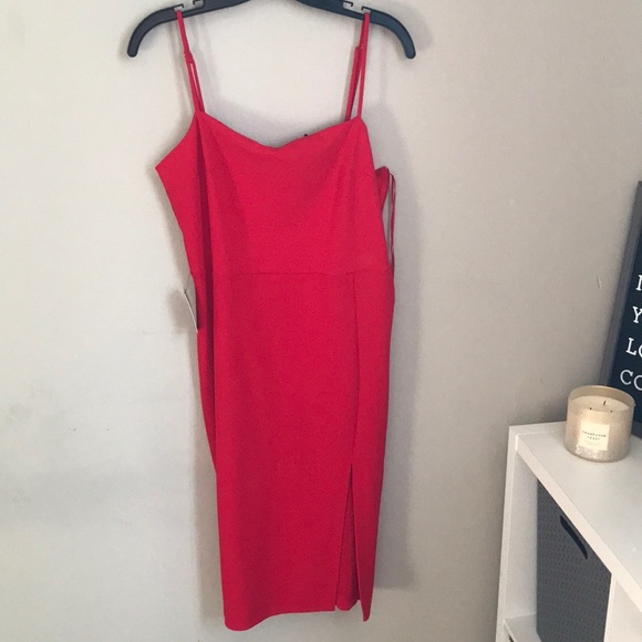 Red Express dress - Picture 3 of 6